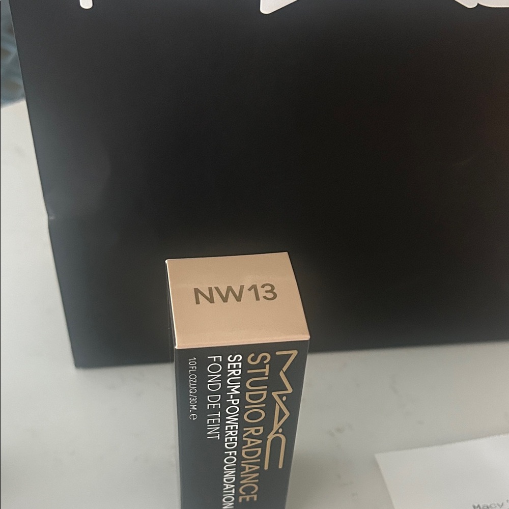 MAC Studio Radiance Serum-Powered Foundation NW13